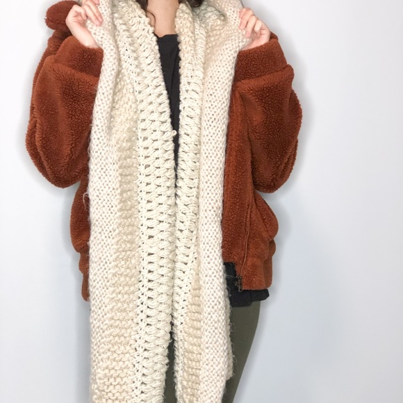 H&M HOODED SCARF IN CREAM